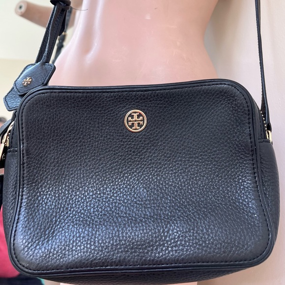 Tory Burch Handbags - 🔴Authentic TORY BURCH Crossbody Bag🔴